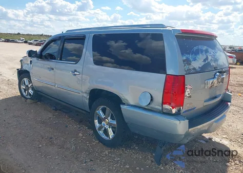 2011 Cadillac Escalade Esv Platinum Edition z USA, uszkodzony, nr VIN 1GYS4KEF0BR391553